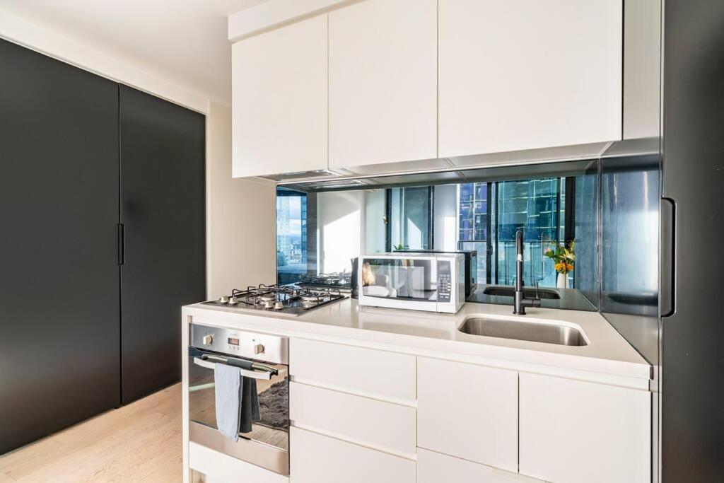 Luxury Apartment In Melbourne Exterior photo